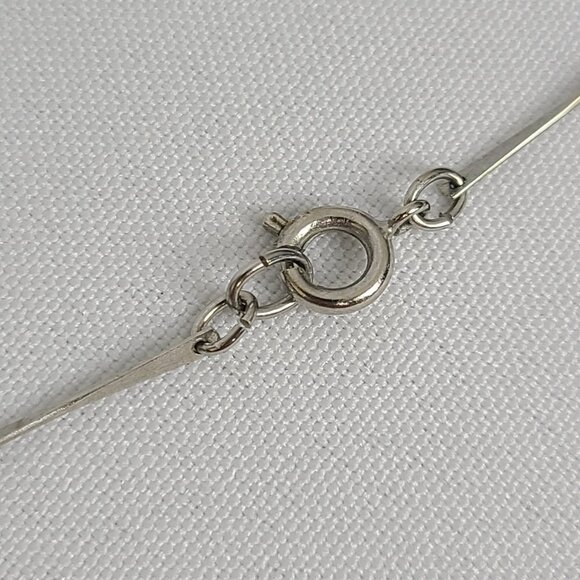 VINTAGE Hammered Leaf Pendant Charm Link Necklace - Picture 5 of 7